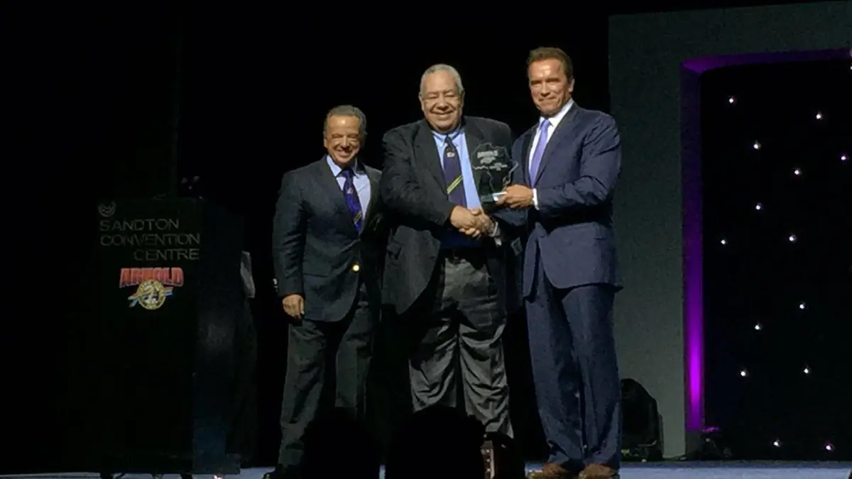 eng adel fahim el sayed ejecutivos adjunto de la ifbb presidente adjudicado en los ultimos arnold classic sudafrica 1