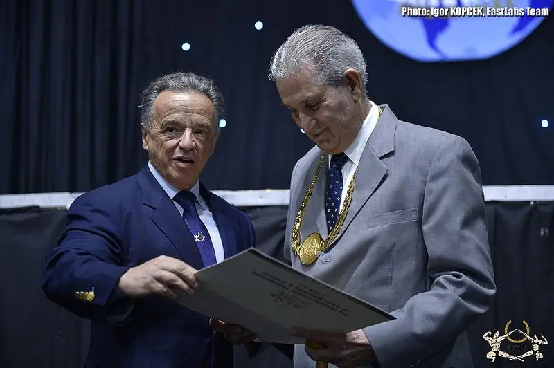DR. JOSE JOAQUIN PUELLO RECEIVED IFBB GOLD ORDER — Galery DR. JOSE JOAQUIN PUELLO RECEIVED IFBB GOLD ORDER